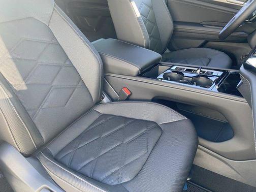 2026 Volkswagen Atlas Cross Sport 2.0T SE w/Technology 4MOTION