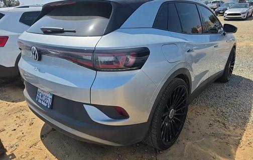 Scale Silver Metallic/Black Roof 2022 Volkswagen ID.4 Pro S