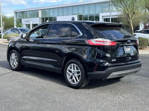 Black Metallic 2022 Ford Edge SEL