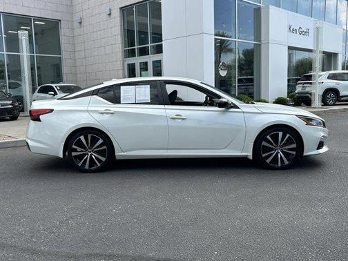 2020 Nissan Altima SR FWD