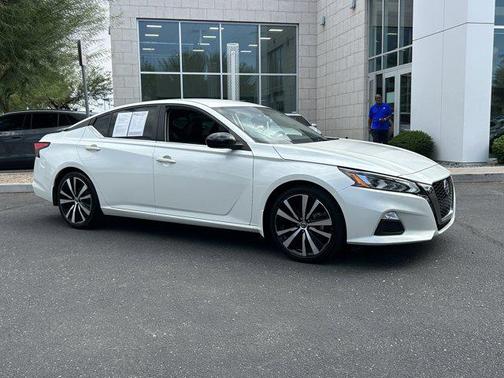 2020 Nissan Altima SR FWD