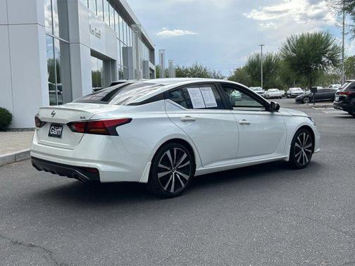 2020 Nissan Altima SR FWD