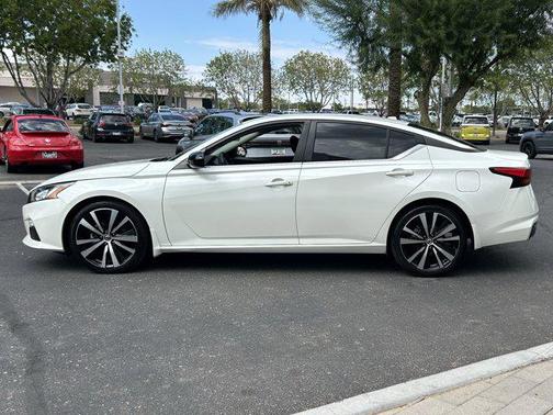 2020 Nissan Altima SR FWD
