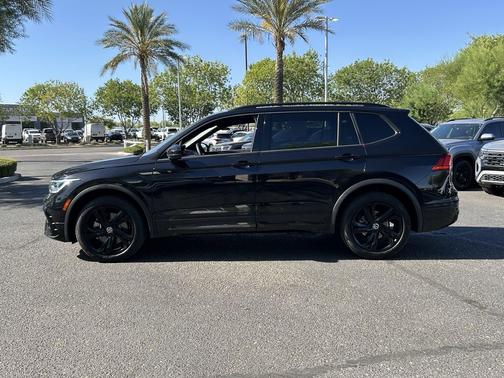 Deep Black 2024 Volkswagen Tiguan 2.0T SE R-Line Black