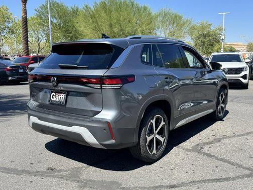 2025 Volkswagen Tiguan 2.0T SE