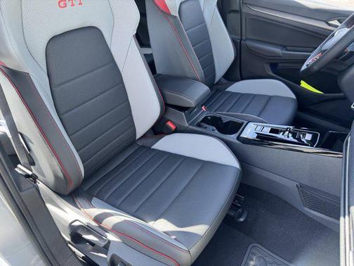 2025 Volkswagen Golf GTI 2.0T SE DSG