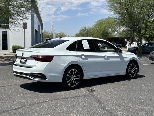 Pure White 2024 Volkswagen Jetta 1.5T Sport