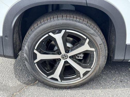 2025 Volkswagen Tiguan 2.0T SE 4MOTION