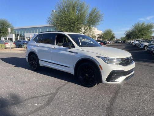 2022 Volkswagen Tiguan 2.0T SE R-Line Black