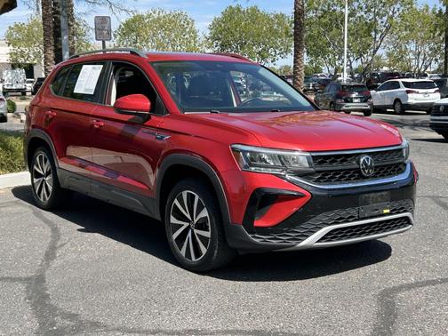 Kings Red Metallic 2023 Volkswagen Taos 1.5T SE