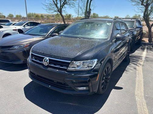 Deep Black Pearl 2021 Volkswagen Tiguan 2.0T SE R-Line Black