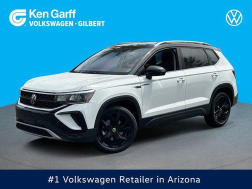 White 2023 Volkswagen Taos 1.5T SE