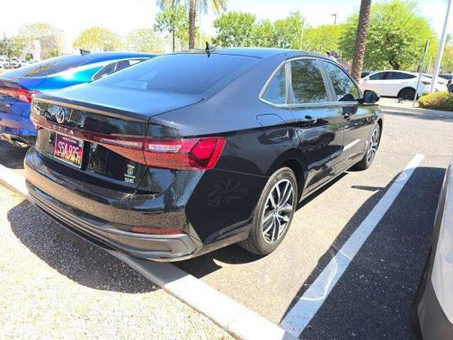 Deep Black 2025 Volkswagen Jetta 1.5T SE