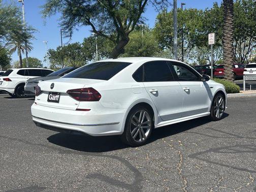 Pure White 2018 Volkswagen Passat 2.0T S