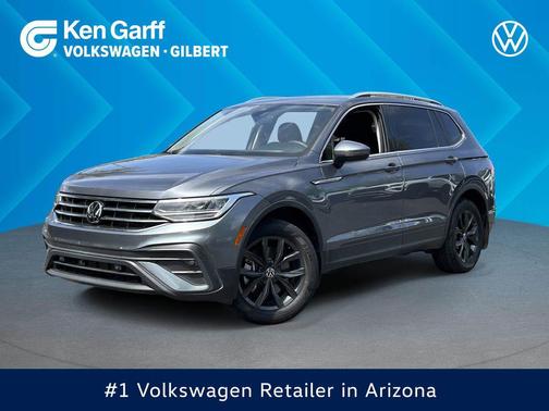Platinum Gray Metallic 2024 Volkswagen Tiguan 2.0T SE