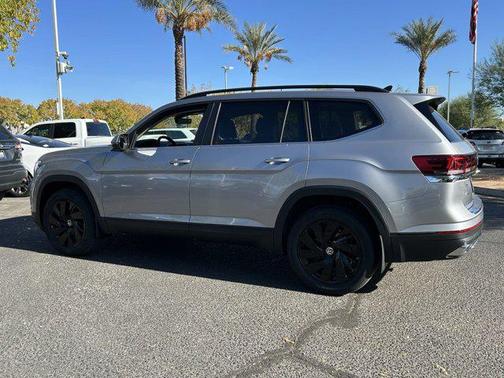 2025 Volkswagen Atlas 2.0T SE w/Technology