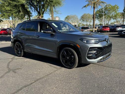 2025 Volkswagen Tiguan 2.0T SE R-Line Black