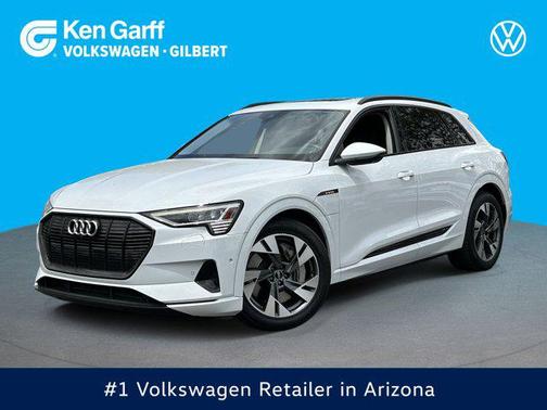 Glacier White Metallic 2021 Audi e-tron Premium