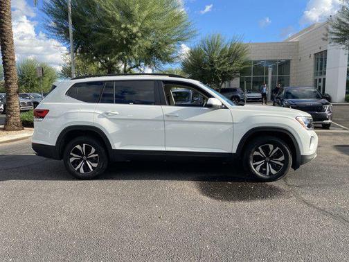 2025 Volkswagen Atlas 2.0T SE