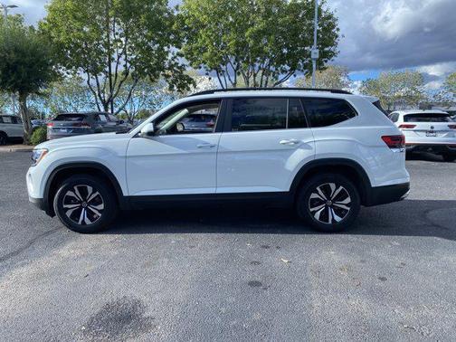 2025 Volkswagen Atlas 2.0T SE