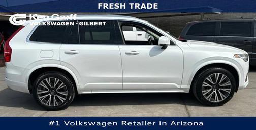 Crystal White Metallic 2020 Volvo XC90 T6 Momentum