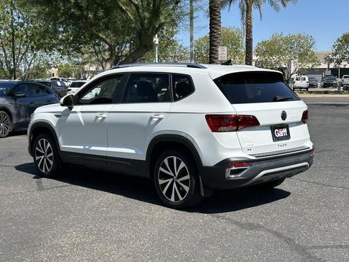 Pure White 2023 Volkswagen Taos 1.5T SE