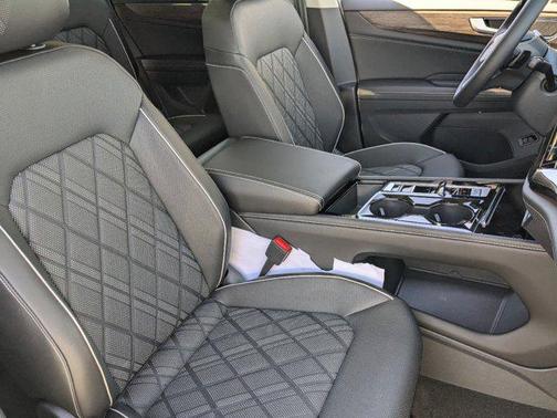 2025 Volkswagen Atlas 2.0T SEL Premium R-Line 4MOTION