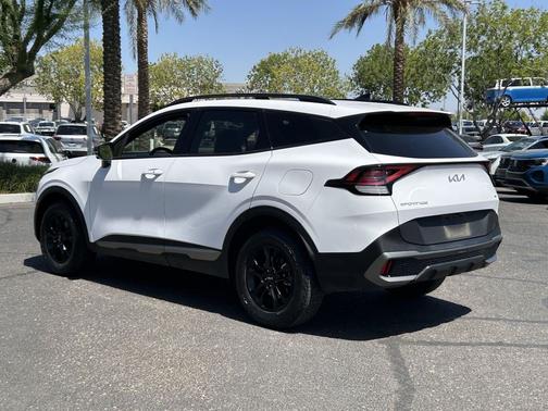 Glacial White Pearl 2023 Kia Sportage S