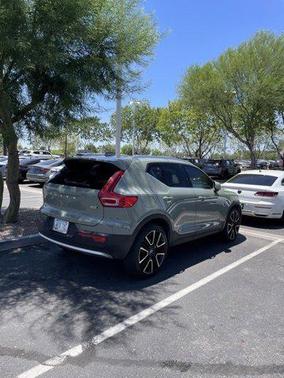 2023 Volvo XC40 B5 Plus Bright Theme