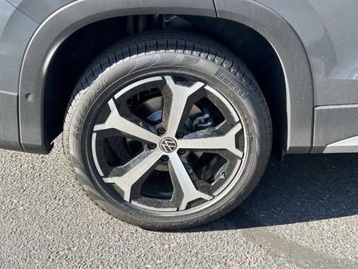 2025 Volkswagen Tiguan 2.0T SE 4MOTION