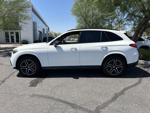 White 2025 Mercedes-Benz GLC 300 Base
