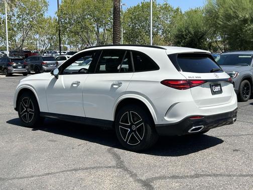 White 2025 Mercedes-Benz GLC 300 Base