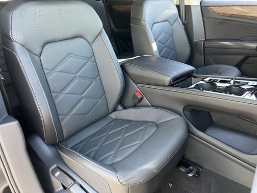 Deep Black Pearl 2026 Volkswagen Atlas 2.0T SE w/Technology 4MOTION
