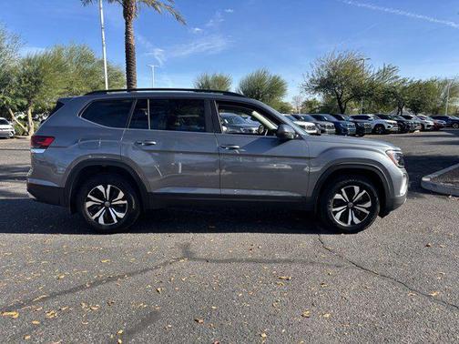 2025 Volkswagen Atlas 2.0T SE