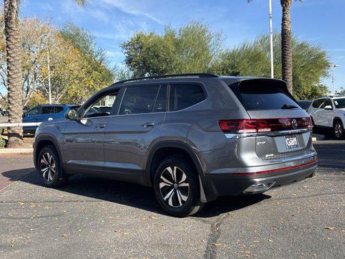2025 Volkswagen Atlas 2.0T SE
