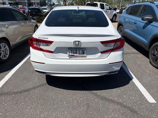 Platinum White Pearl 2019 Honda Accord LX
