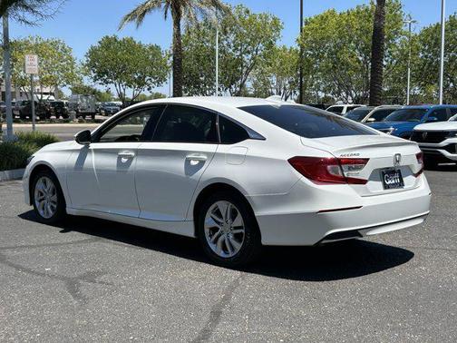 Platinum White Pearl 2019 Honda Accord LX
