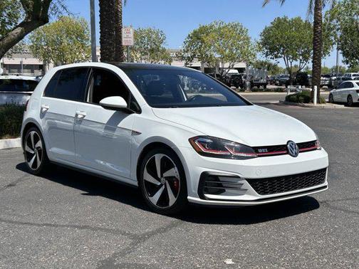 White 2018 Volkswagen Golf GTI 2.0T S 4-Door