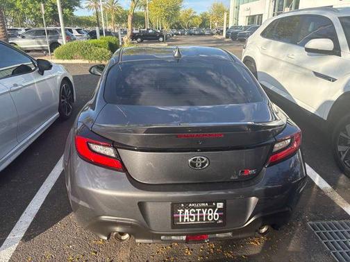 Pavement 2025 Toyota GR86 Premium