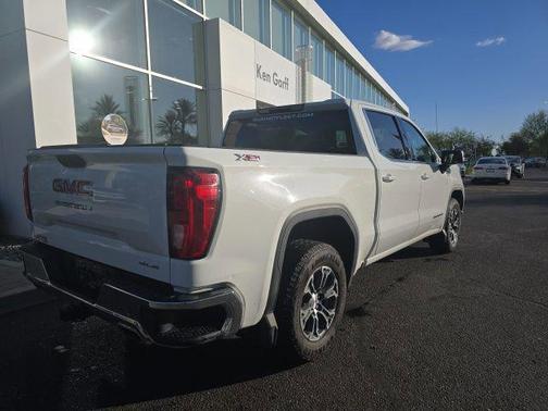 Summit White 2023 GMC Sierra 1500 SLE