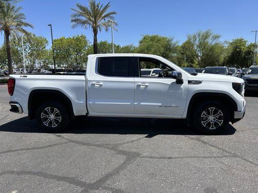Summit White 2023 GMC Sierra 1500 SLE