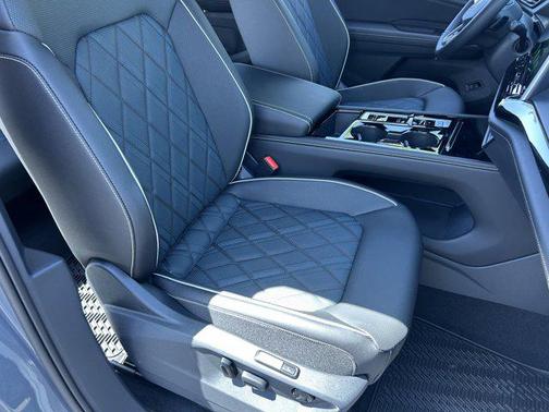 2025 Volkswagen Atlas Cross Sport 2.0T SEL Premium
