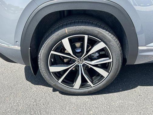 2025 Volkswagen Atlas Cross Sport 2.0T SEL Premium