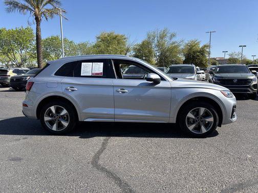 2022 Audi Q5 40 Premium Plus