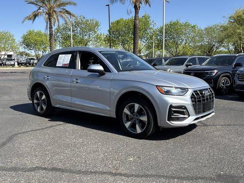 2022 Audi Q5 40 Premium Plus