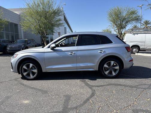 2022 Audi Q5 40 Premium Plus