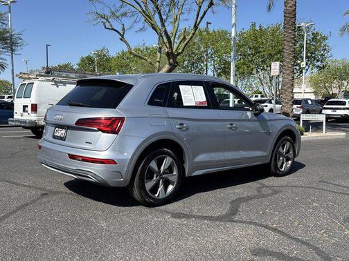 2022 Audi Q5 40 Premium Plus