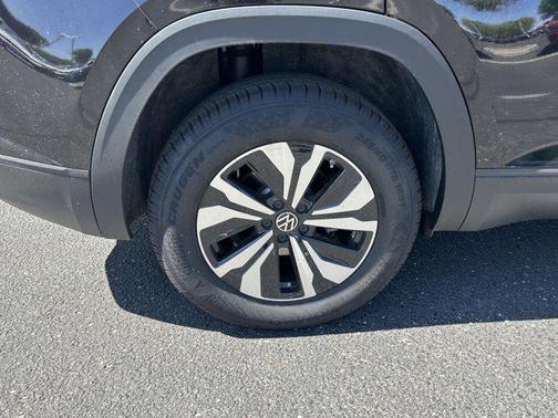 2025 Volkswagen Atlas Cross Sport 2.0T SE