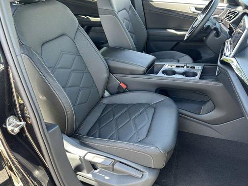2025 Volkswagen Atlas Cross Sport 2.0T SE