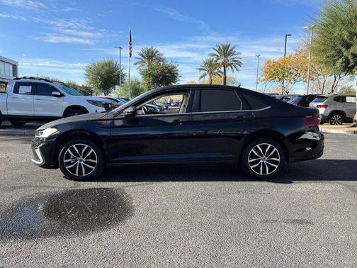 2025 Volkswagen Jetta 1.5T SE